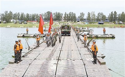天津军地组织防汛抢险综合演练:鏖兵子牙河(图)