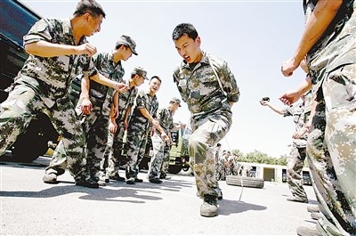 �½�����ĳ�������ӿ�չ��ʽ�������������