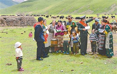 西藏适龄青年网上应征逾2万社会氛围浓厚(图)