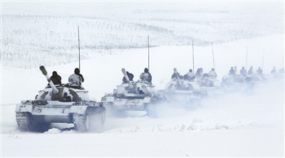 解放军某步兵师培养1名无人机操作员至少5年(图)