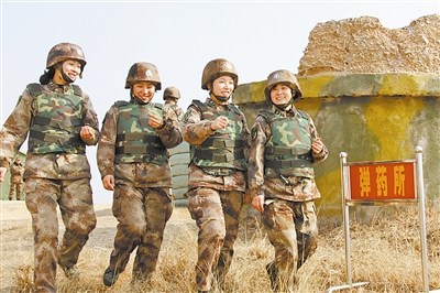 解放军女中士不怕暗伤练成世博安保尖兵(图)