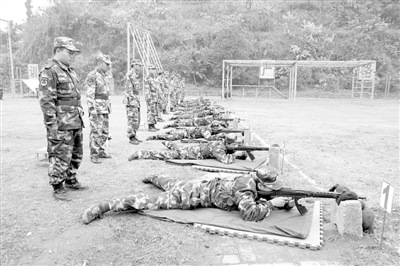 ǹǹ���У��Ĵ������侯�±����ѵ����ͼ��