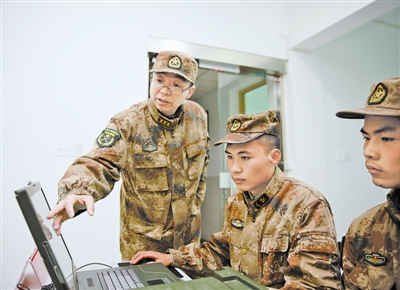 解放军工程师深山测试全身脱层皮体重减10来斤