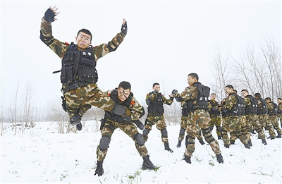 �����侯�Ϻ��и�ѵ����ѩ�ط��˲�����ͼ��