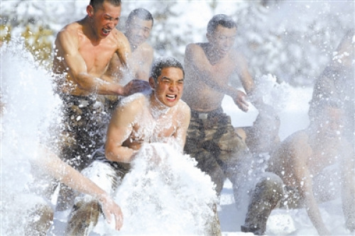 �������߷��ٱ��ͺ�ѵ�����ಲѩԡ��Բľ��ͼ��