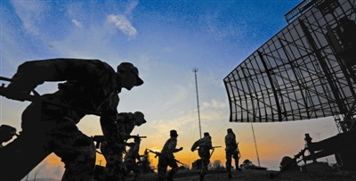 �ɿ��״�վҹĻ����ʱ����֯ս��������ͼ��