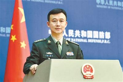 国防部新闻发言人吴谦上校首次亮相主持发布会