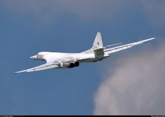 俄军公开大量远程轰炸机赴叙空袭画面(图)