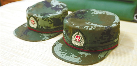 不过,就因为从小长着一个大头,省武警总队直属支队新兵二连的新战士