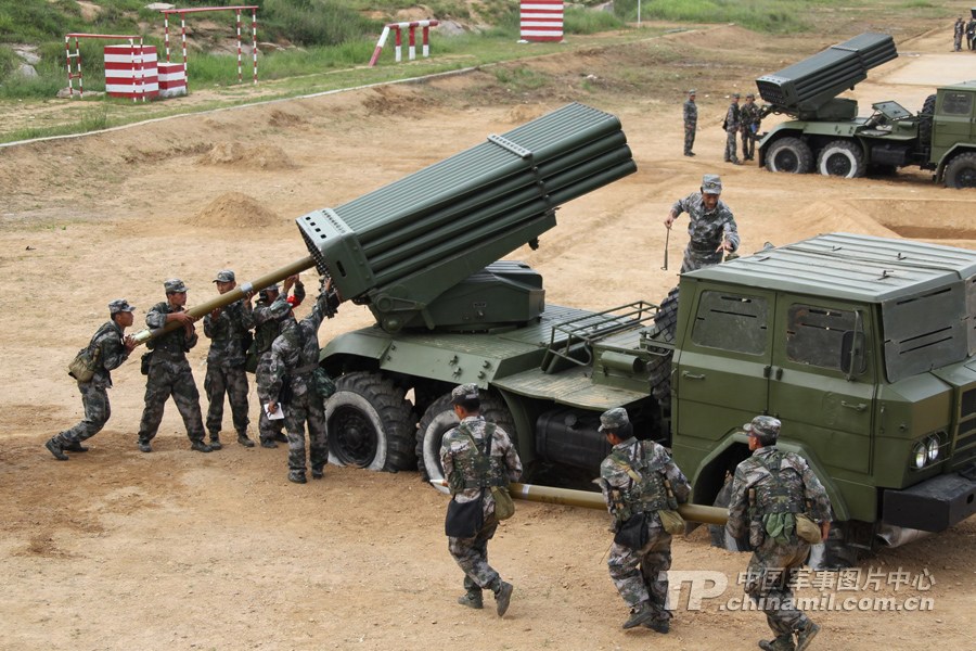 青岛警备区组织火箭弹实射