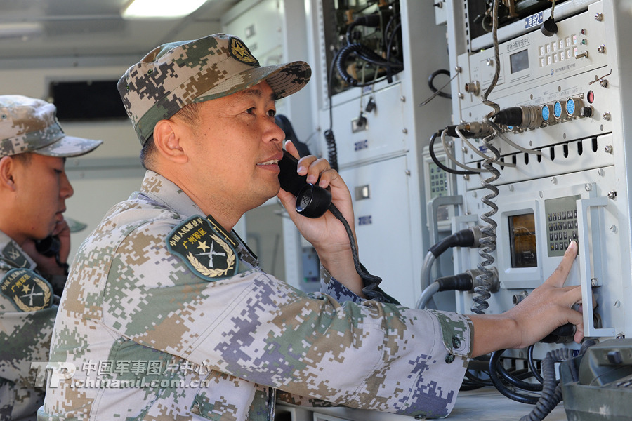 实拍广州军区炮兵部队跨战区实弹战术演习