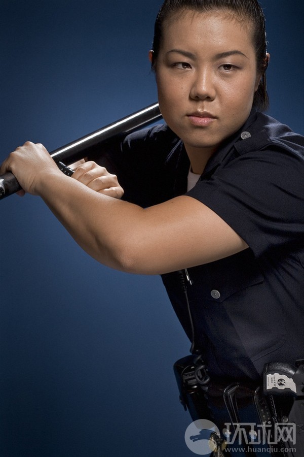 洛杉矶警察拍摄艺术大片展示硬汉形象