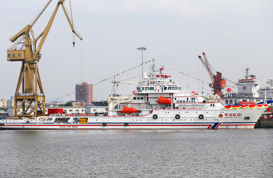 国产最新型6500吨级专业救助船交付使用