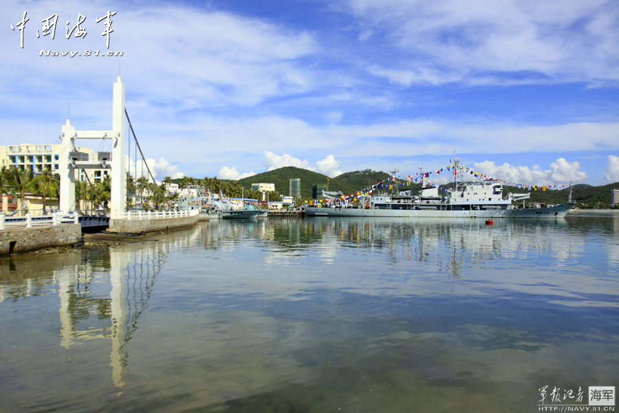 官媒曝光南海舰队三亚榆林军港内景212