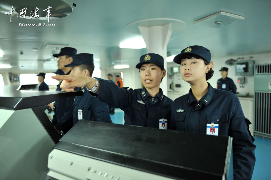 首次曝光：揭秘中国首艘航母内部工作照