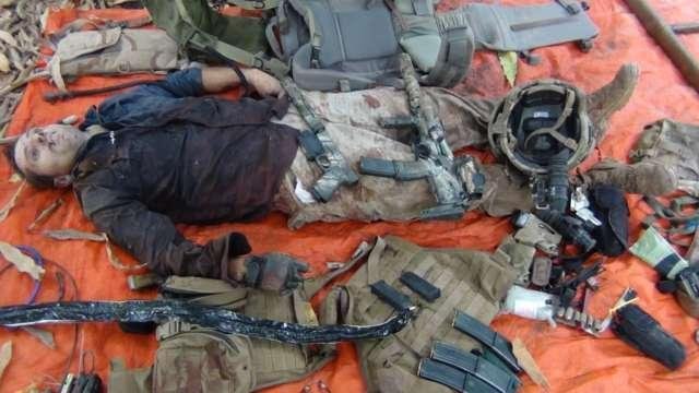 索马里悍匪公布被击毙法军特种兵照片