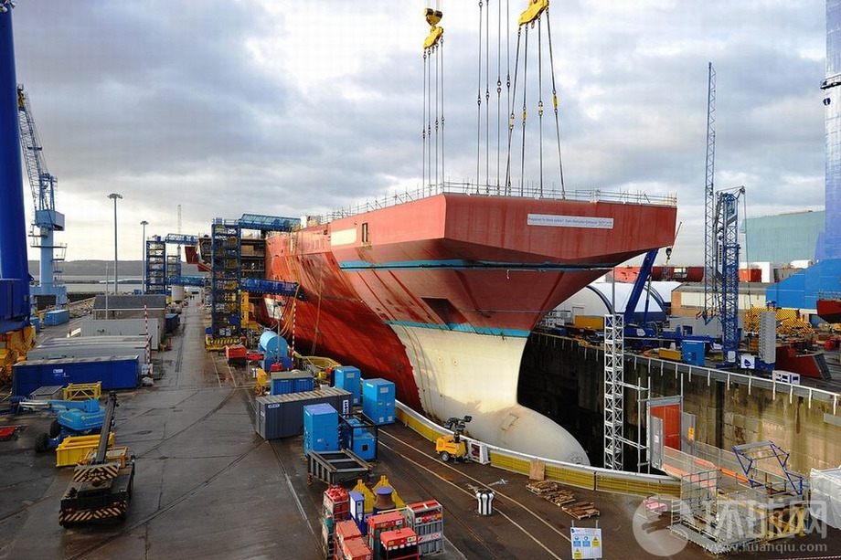 霸气初现英国未来科幻航母已安装舰岛