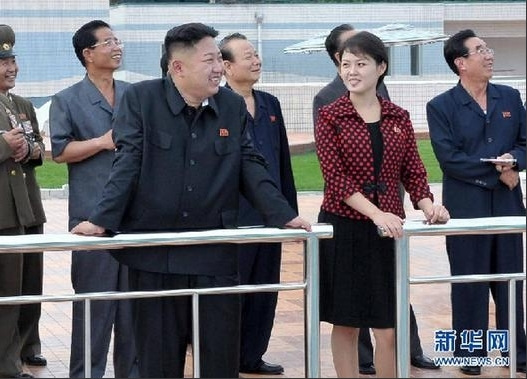 金正恩已婚 妻子李雪珠与金正恩亲密互动罕见照曝光点击