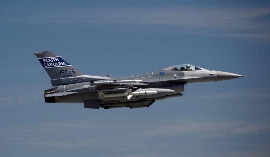 美军有动作?本土多地国民警卫队f-16战机出动