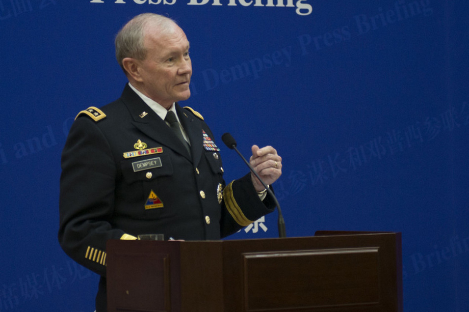 美军参联会主席邓普西访华检阅三军仪仗队