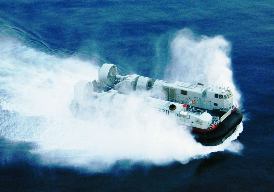 登陆战杀手锏中国新气垫艇超越美现役lcac气垫艇