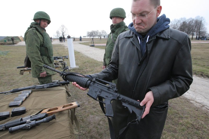 少见俄军空降部队少量列装美制m4卡宾枪