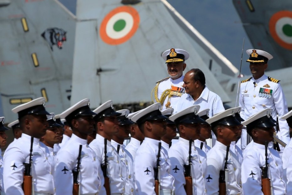 印度海军16架米格29kub舰载战机正式服役