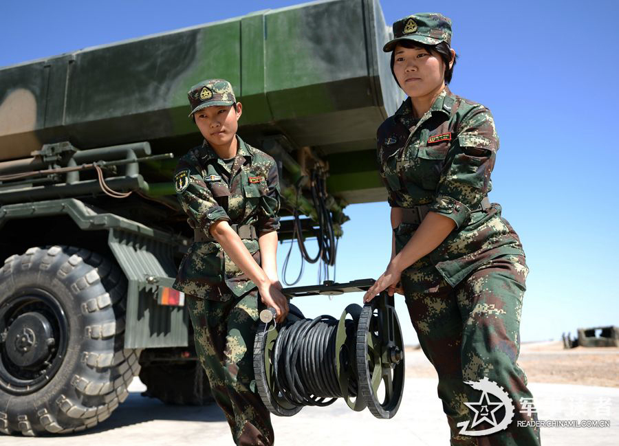 中国二炮女兵部署长剑巡航导弹现场图曝光