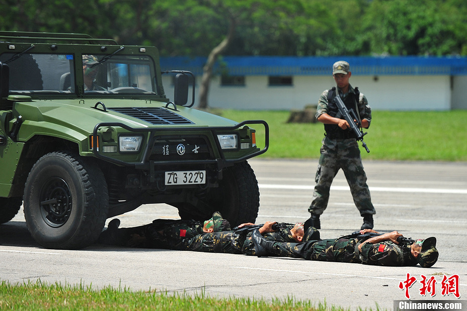 中国人民解放军驻港部队石岗,新围,昂船洲组织第25次军营开放日,庆祝