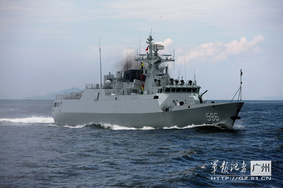 两艘新型护卫舰入列驻港部队强化香港防务