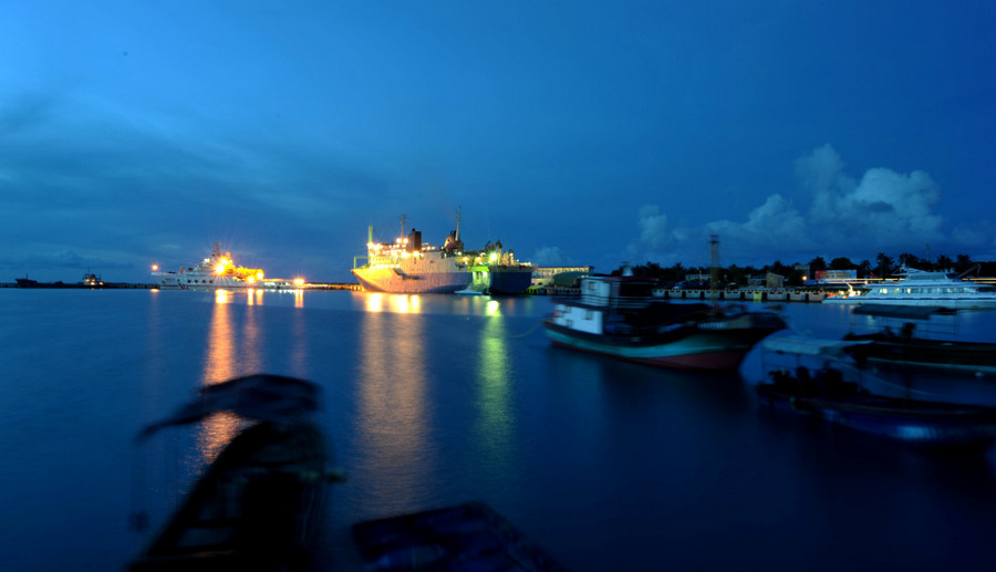 三沙市永兴岛综合码头一期交付 共有9个泊位-中新网