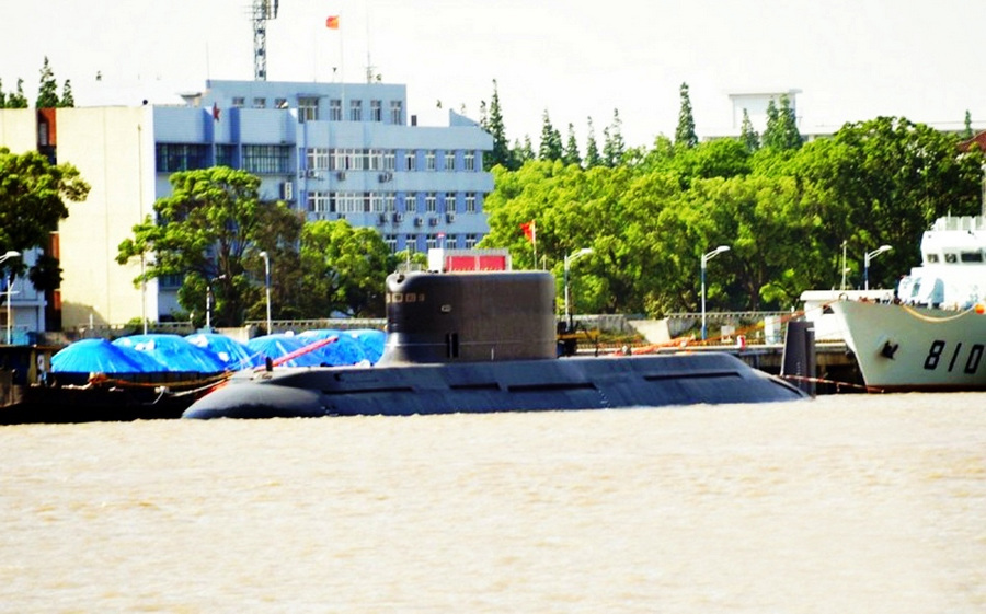 1982年10月,长城200号潜艇首次水下发射运载火箭成功,使我国一跃成为