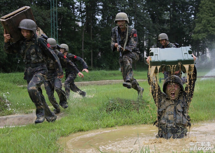 中国特种兵极限猎人训练曝光教官很粗暴