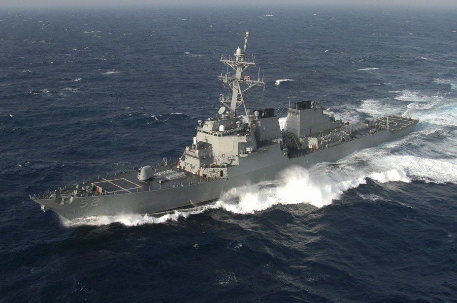 巴里号驱逐舰(ddg-52):伯克级2号舰,属基线i型,1991年6月8日下水,1992