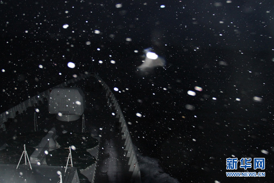 中国海军舰队再闯麦哲伦海峡遭遇狂风暴雪