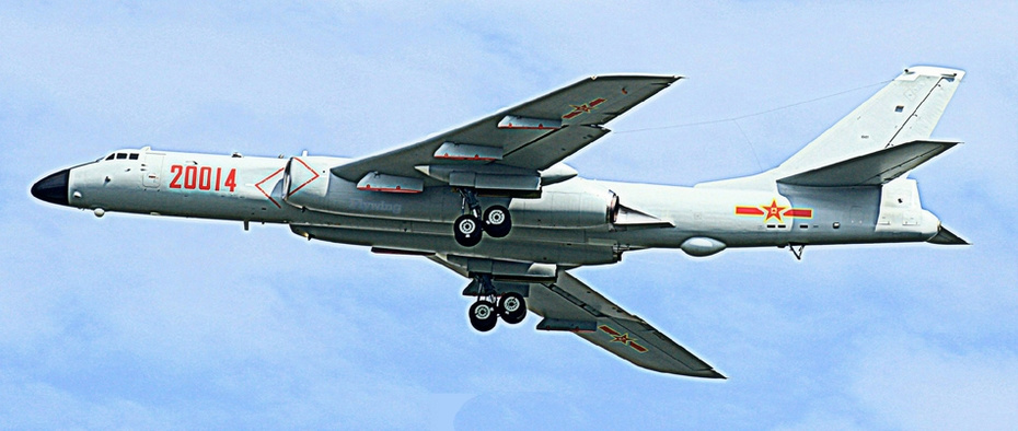 国外热议中国轰18隐身轰炸机或可炸平关岛