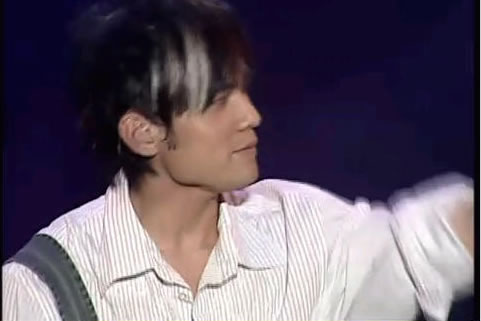 用同情票来炒作电影片商希望周杰伦7月前被甩