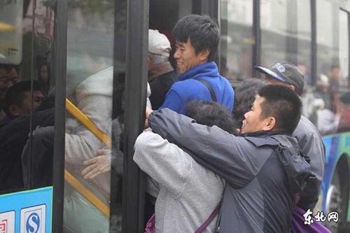 ���ǹ�����ͨ������û���񹫽��Ȱ�Сʱ��ϡ�棨ͼ����2��