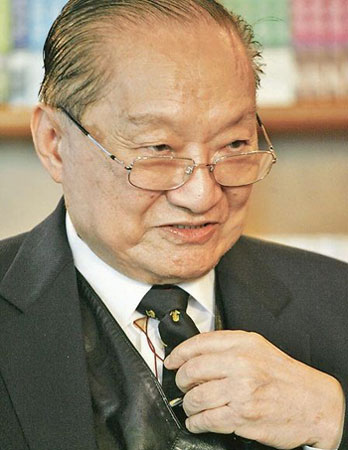 奥运圣火可以顺利传递金庸对港警有信心图