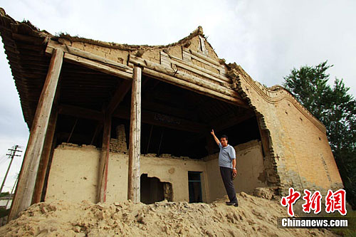 新疆北部降雨造成多地发生洪灾民房倒塌或被淹