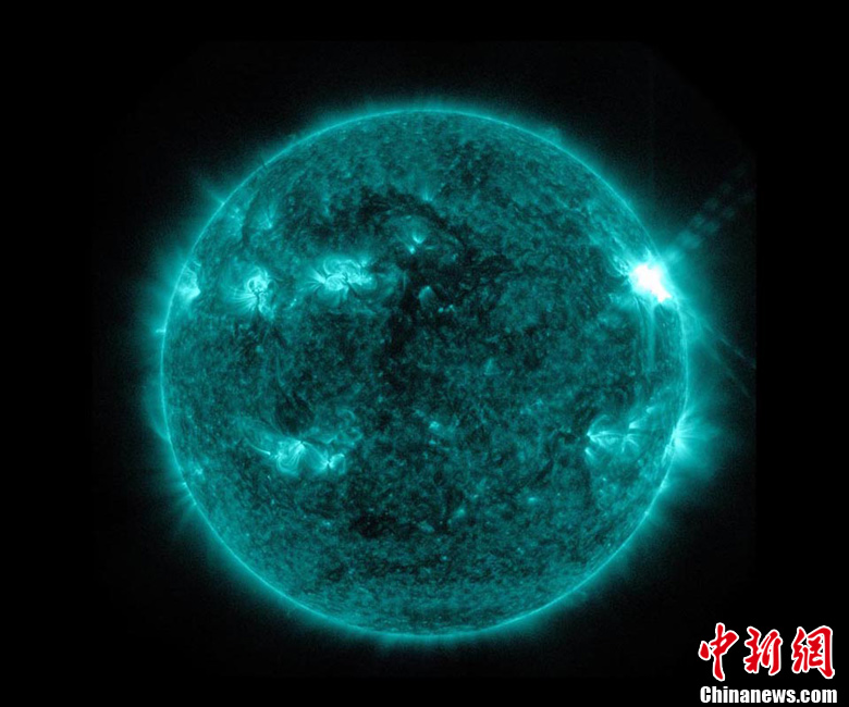nasa实拍太阳耀斑爆发壮观画面22