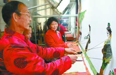 辽宁抚顺加大非物质文化遗产保护皮影戏精彩再现