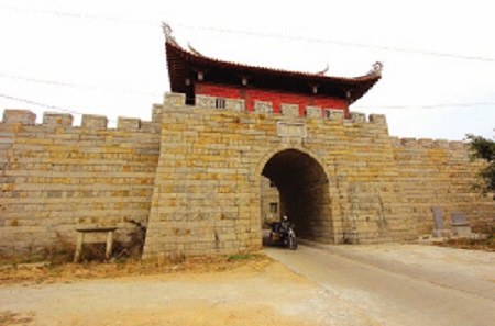 福建泉州福全村:明清古厝遍布旧时格局尚存