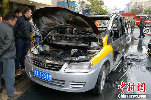 ����һ�綯���⳵��ͷ��ȼ ����Ա����