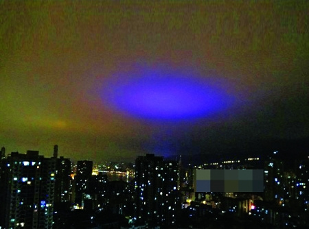 夜空突现紫气专家难释疑网友称或是长江七号 图 中新网 夜空突现紫气专家难释疑网友称或是长江七号 图 中新网
