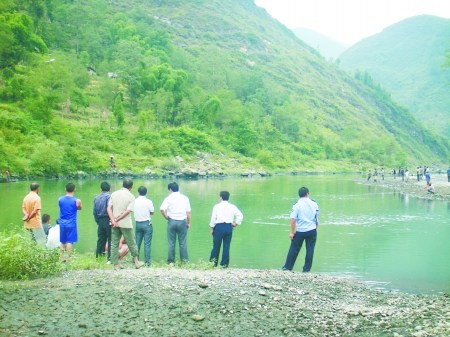 59��ũ���¾���ˮ��ͯ���Ѵ��������ײģ�ͼ��