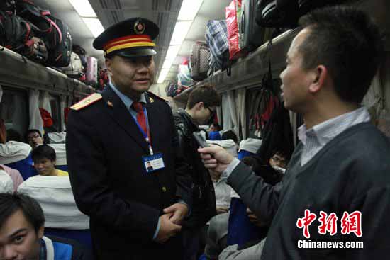 新春见闻:“临客”返乡路让人欢喜让人愁(图)