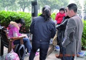 14岁女生疑心爸妈只爱妹妹割腕跳江被路人救回