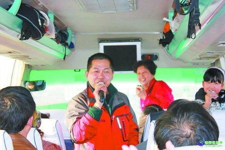 河南大巴山西坠崖致15死19伤防撞墩没根成摆设