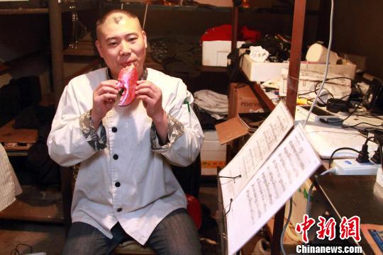 农村小伙自学乐理知识七年成“音乐达人”